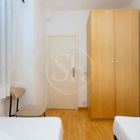 Practico Junto A Estacion De Sants Апартаменты *